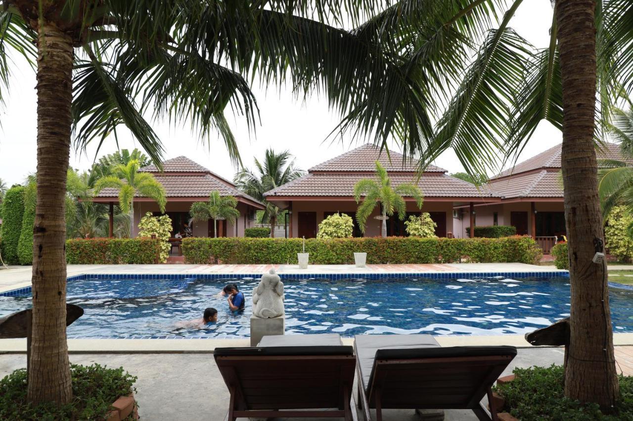 Waterside Resort Pran Buri Ngoại thất bức ảnh
