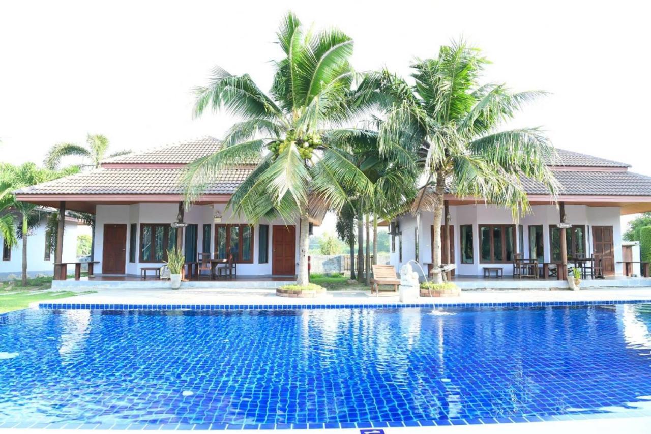 Waterside Resort Pran Buri Ngoại thất bức ảnh