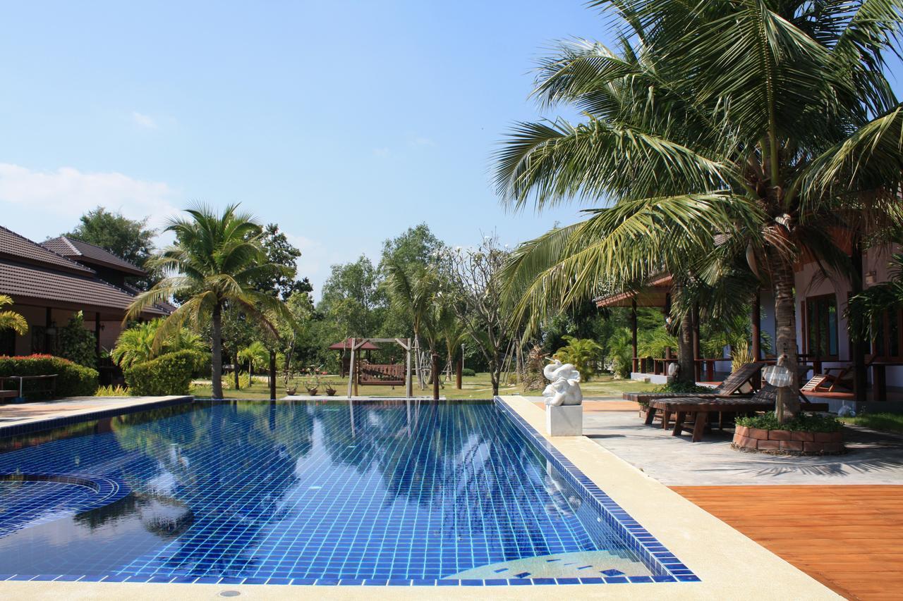 Waterside Resort Pran Buri Ngoại thất bức ảnh